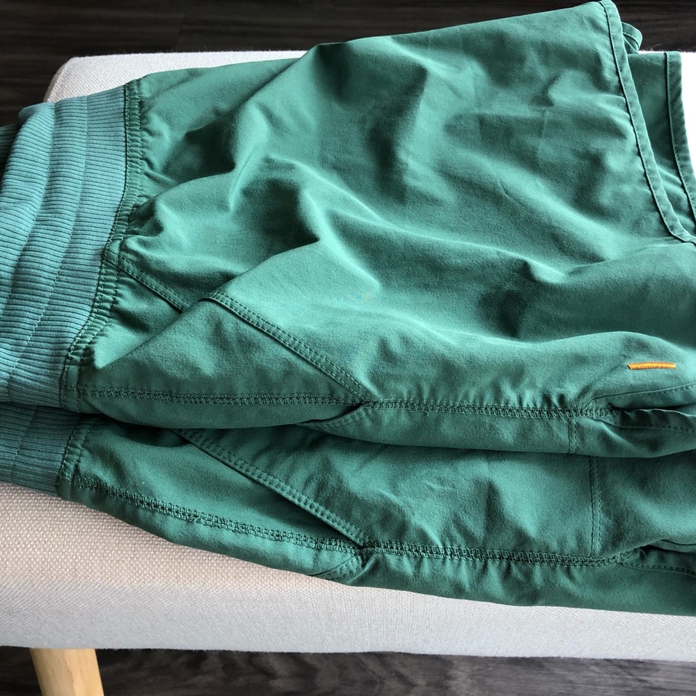 Lucy Green Shorts - Picture 4 of 5